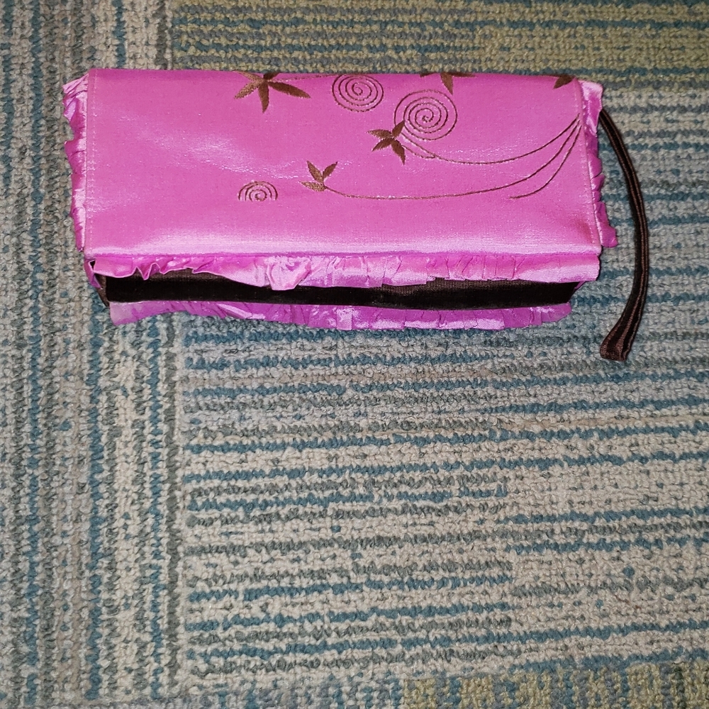 Jelis embroidered Pink And Brown clutch